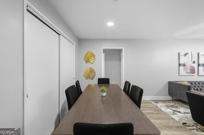 Foto del edificio - 3645 Peachtree Rd NE