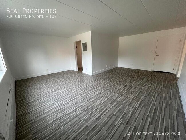 Foto del edificio - 720 Green Rd