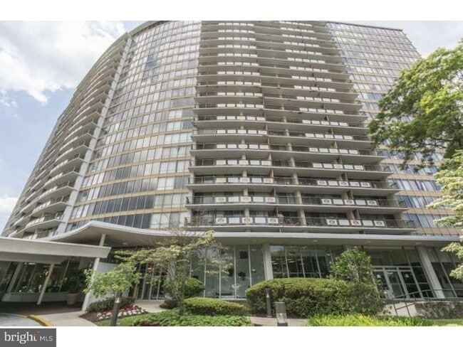 Building Photo - 3900 Ford Rd