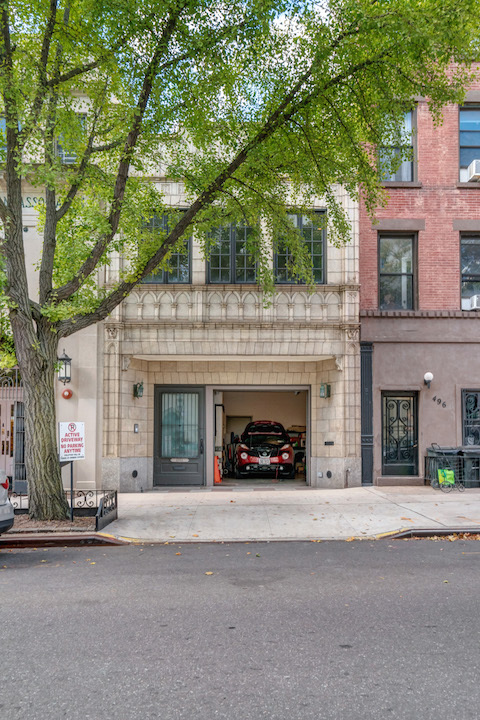 Foto principal - 496A Court St