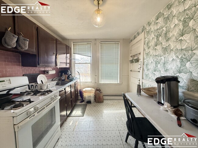 Building Photo - 1742 Commonwealth Ave