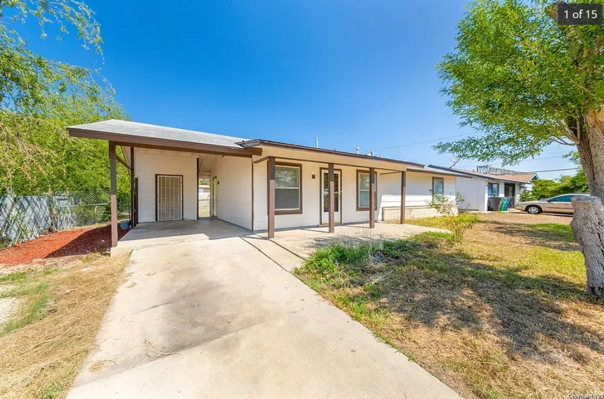 Foto principal - 107 Oak Valley Dr