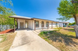 Building Photo - 107 Oak Valley Dr