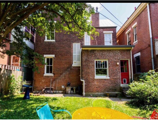 Building Photo - 1405 Highland Ave