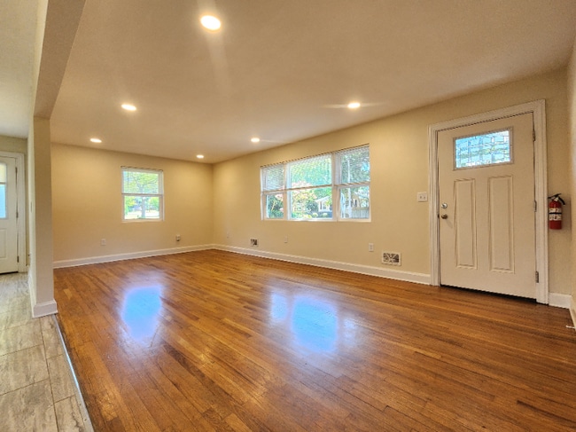 Building Photo - 226 Brookdale Ave