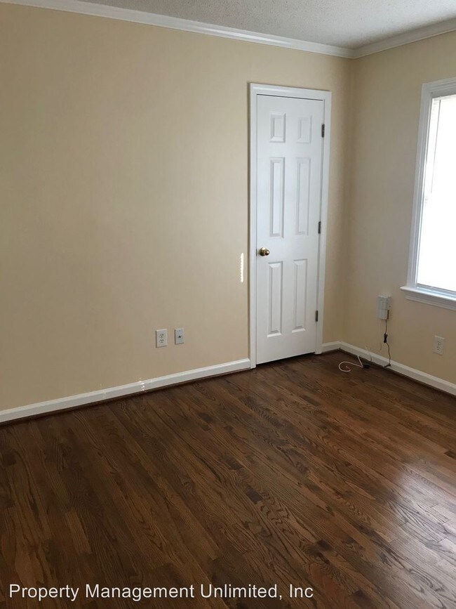 Foto del edificio - 921 Clay Rd