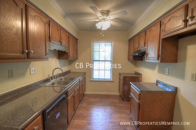 Building Photo - 3 BEDROOM 2 BATH RENOVATED HOME FOR RENT N...