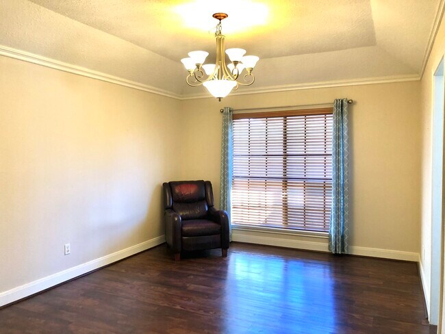 Foto del edificio - 106 Stony Point Ct