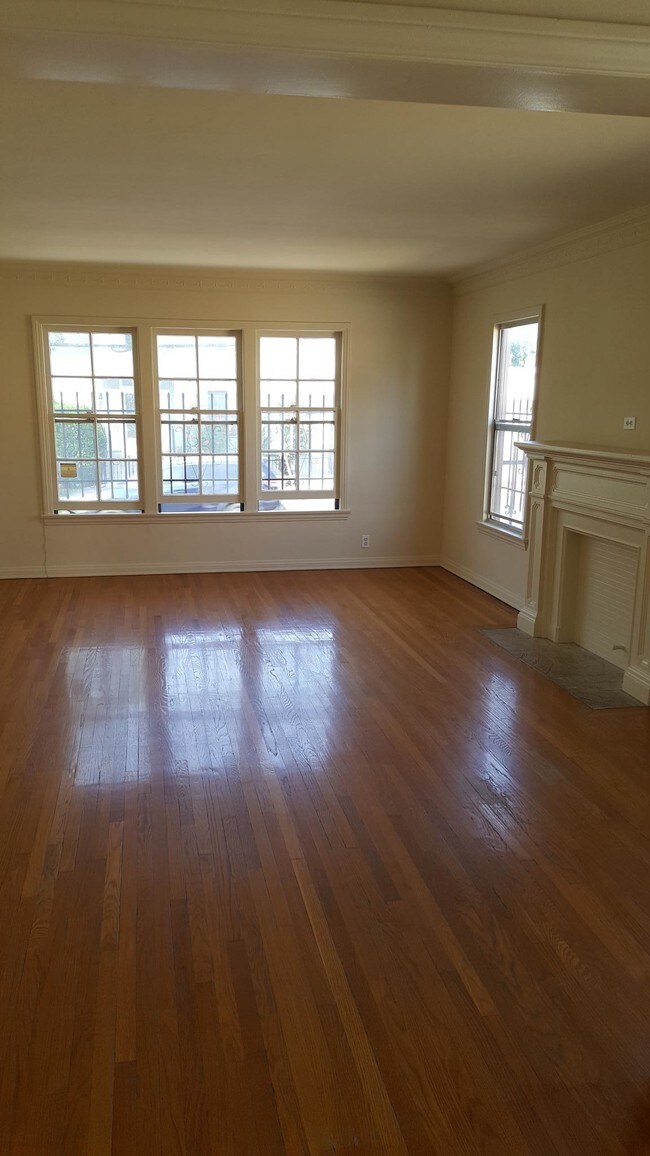Foto del edificio - 3326 W 5th St
