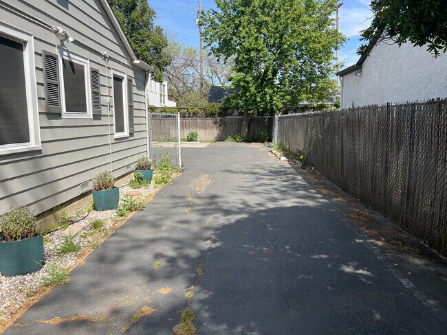 Foto del edificio - Cozy and convenient home in Downtown Davis