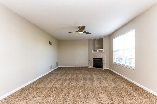 Foto del edificio - 1051 Pine Ridge Way