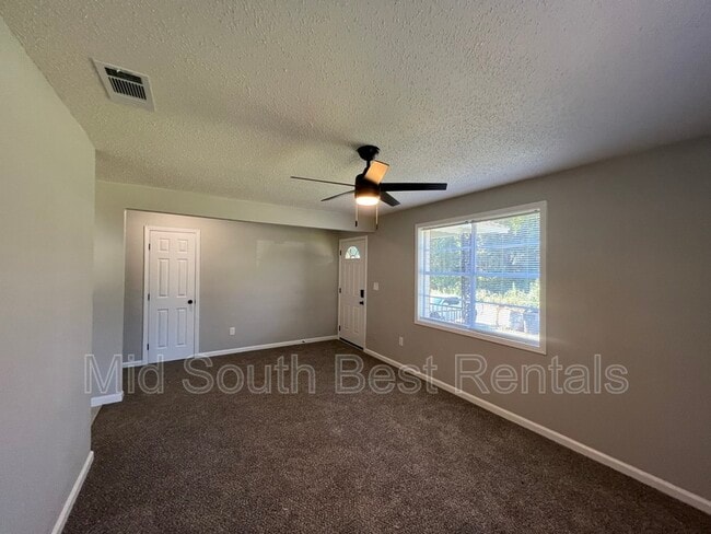 Building Photo - 926 Eyers Rd