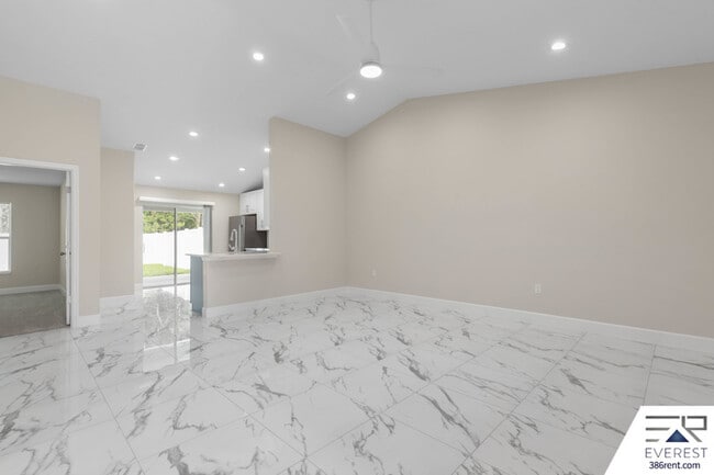 Building Photo - 16 Zoffer Ct