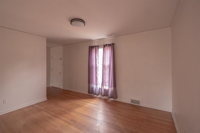 Foto del edificio - 433 Rosser Rd