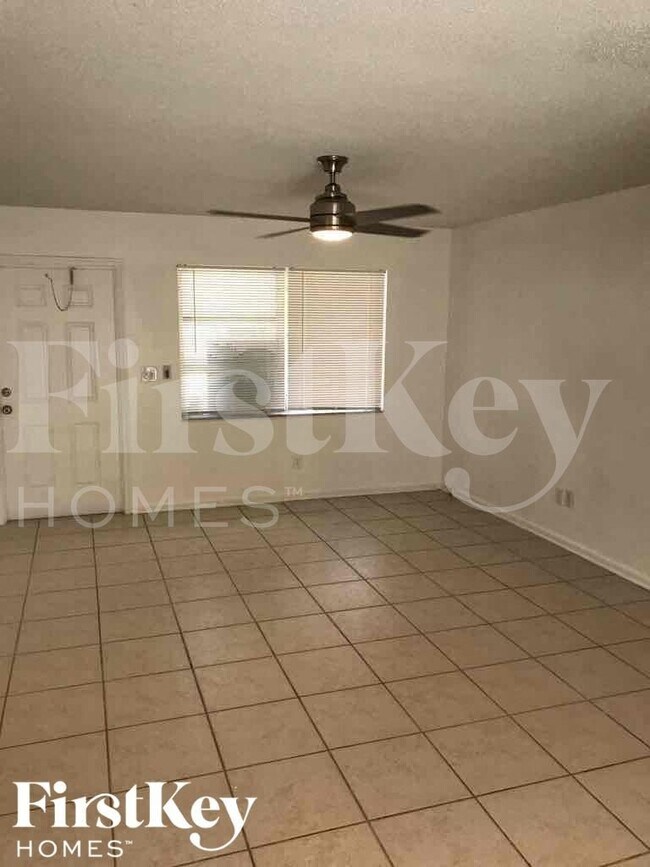 Foto del edificio - 844 Date Palm Dr