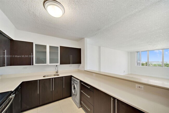 Foto del edificio - 1500 Bay Rd