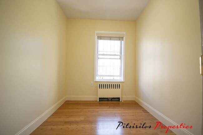 Building Photo - 309 Roebling St