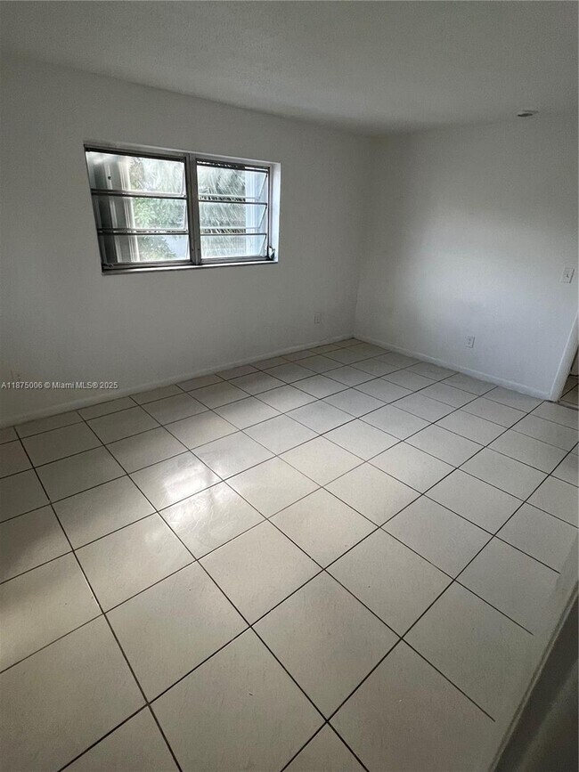 Foto del edificio - 15221 NE 6th Ave