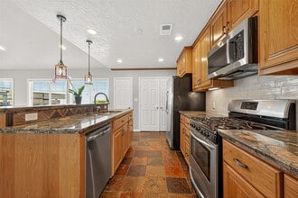 Building Photo - 115 12th St