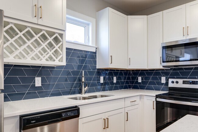 Foto del edificio - NEW CONSTRUCTION ALERT: Two-Bedroom w/ Fin...