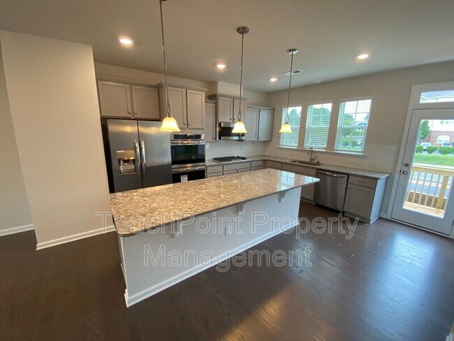 Building Photo - 15120 Holly Run Ln