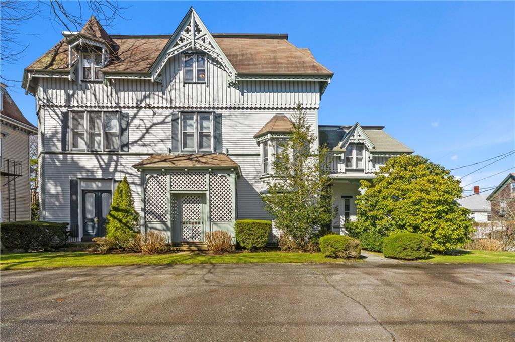 569 Spring St Unit 4, Newport, RI 02840 Room for Rent in Newport, RI