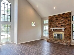 Building Photo - 55001 Windmill Ln