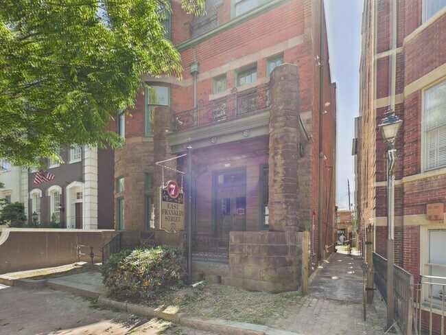 Foto del edificio - 7 E Franklin St