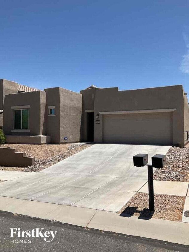 10704 E Sanctuary Ridge Ln, Tucson, AZ 85747 House Rental in Tucson