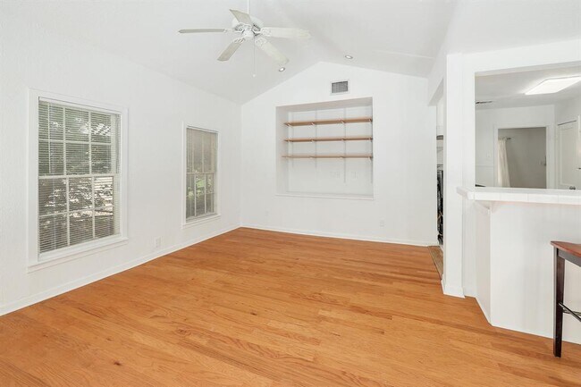 Building Photo - 1703 Alegria Rd