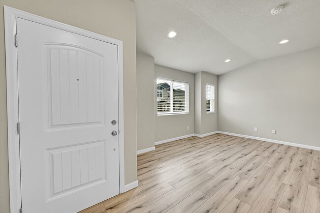 Foto del edificio - $2,040.95 -  3 bed, 2.5 bath Townhome in CO Springs with Central AC!