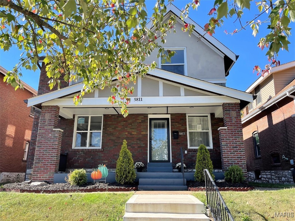 Primary Photo - 5811 Dewey Ave