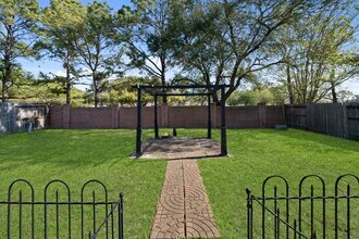 Building Photo - 5615 Brigstone Park Dr