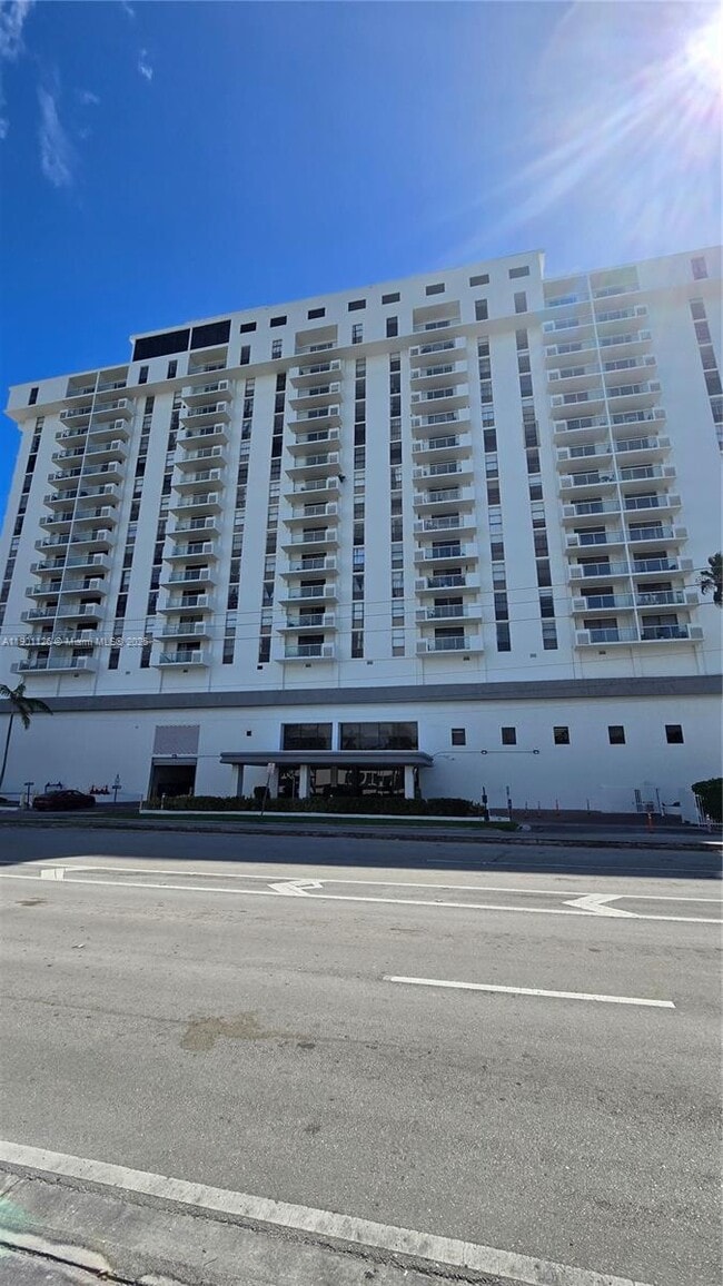Building Photo - 13499 Biscayne Blvd