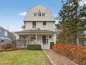 Building Photo - 4206 Central Ave