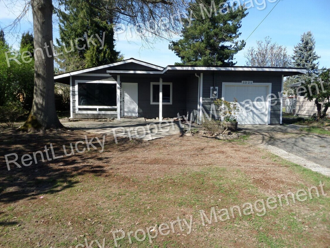 Foto principal - Super Cute & Updated 3 Bedroom House FOR R...
