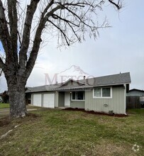 Building Photo - 4812-4814 Elderberry Loop