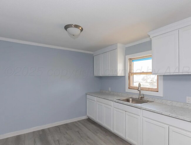 Building Photo - 1100 N Missouri St