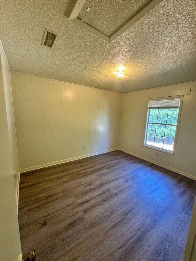 Building Photo - 205 Daniels St. -Midland City, AL 36350 Apartment