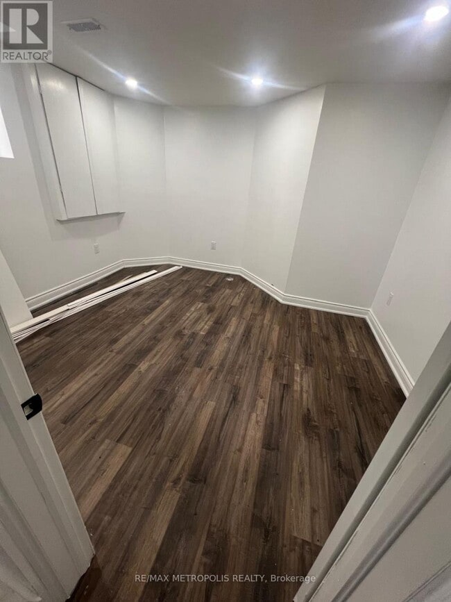 Building Photo - 69 Jessop Dr