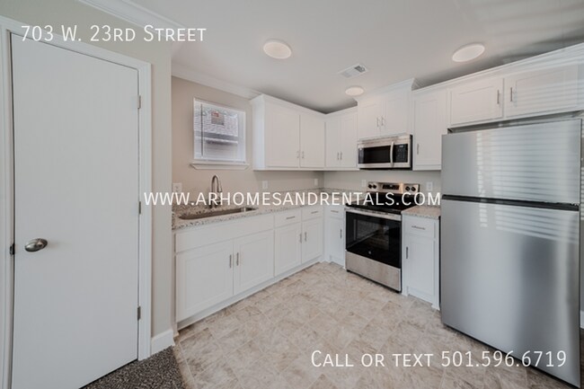 Foto del edificio - 703 W 23rd St