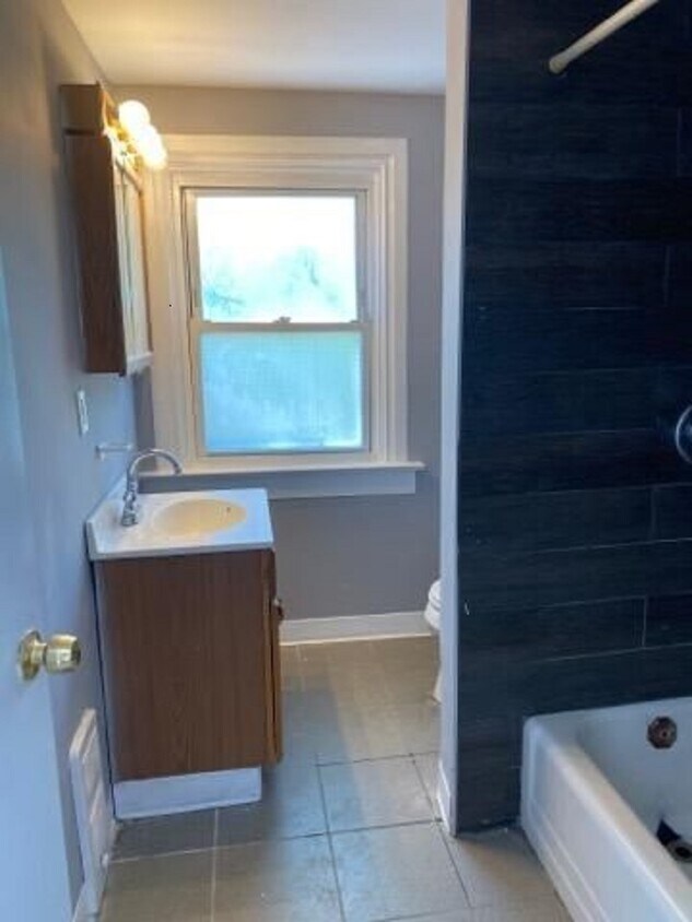 Bathroom - 530 California Ave