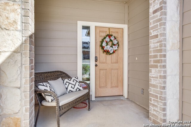 Building Photo - Stone Oak Town Home