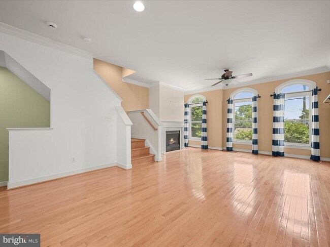 Building Photo - 11110 Amherst Ave