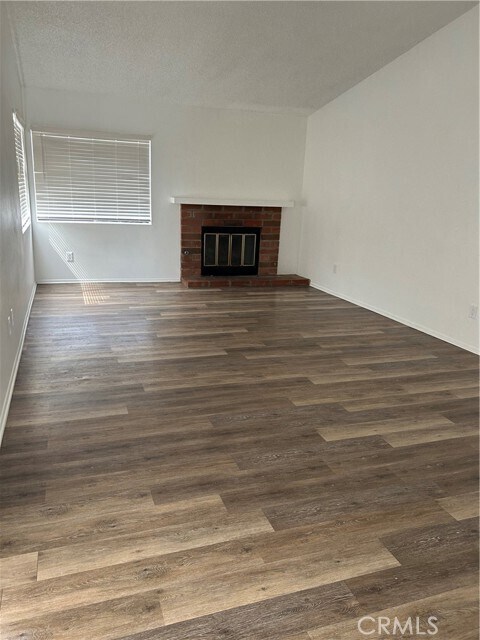 Foto del edificio - 28224 Bay Ave