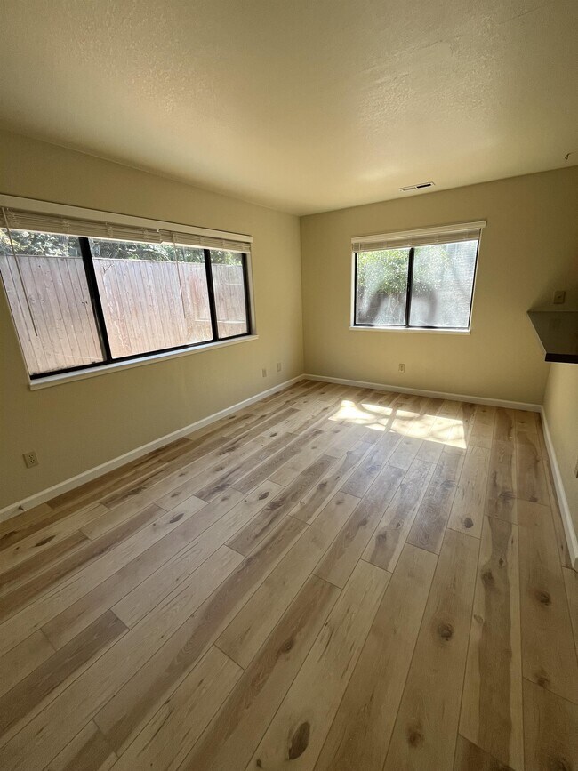 Building Photo - 1754 Mount Olive Dr