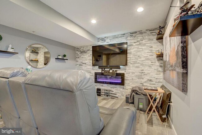 Foto del edificio - 7111 Beissel Ct