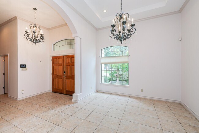 Building Photo - 342 St Julien Dr