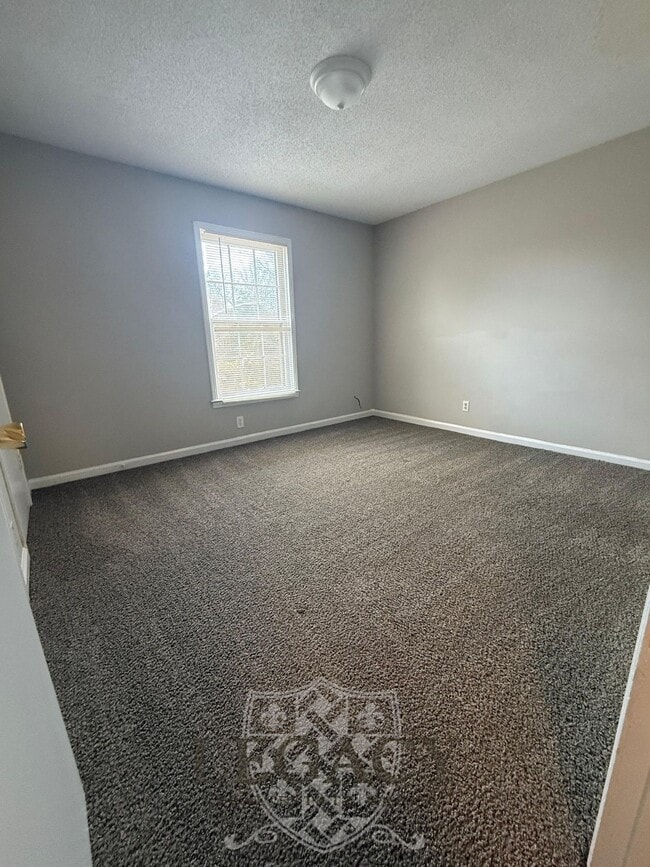 Building Photo - 813 Holder Ct