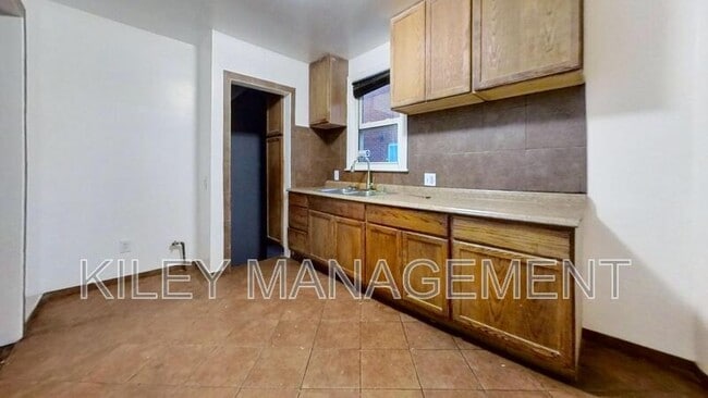 Foto del edificio - 6824 Faust Ave